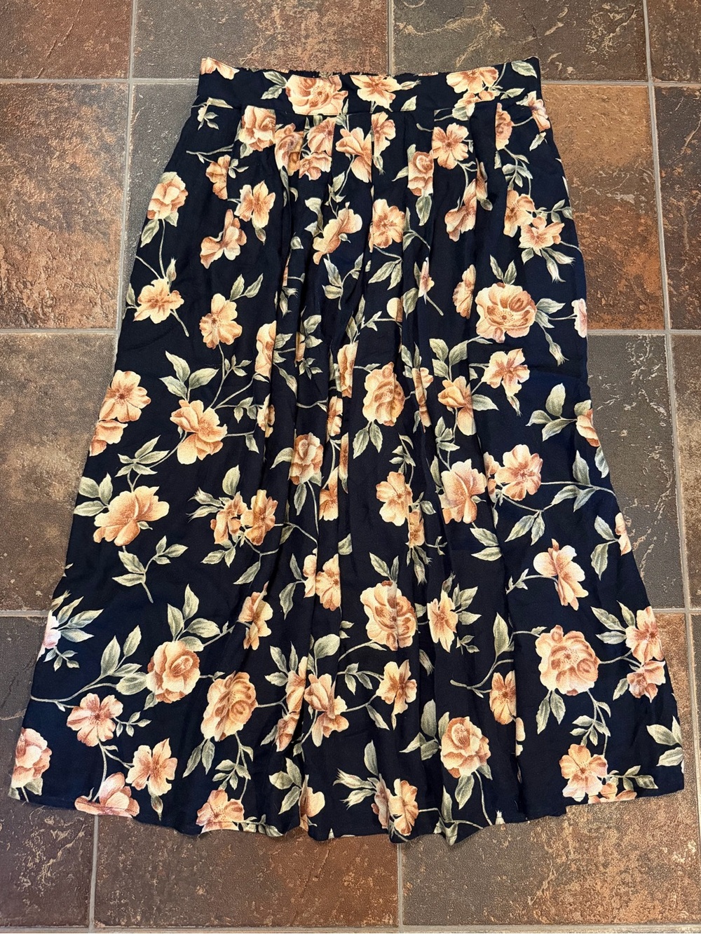 Vintage 90’s ‘Lee David’ Floral Maxi Skirt Size Large